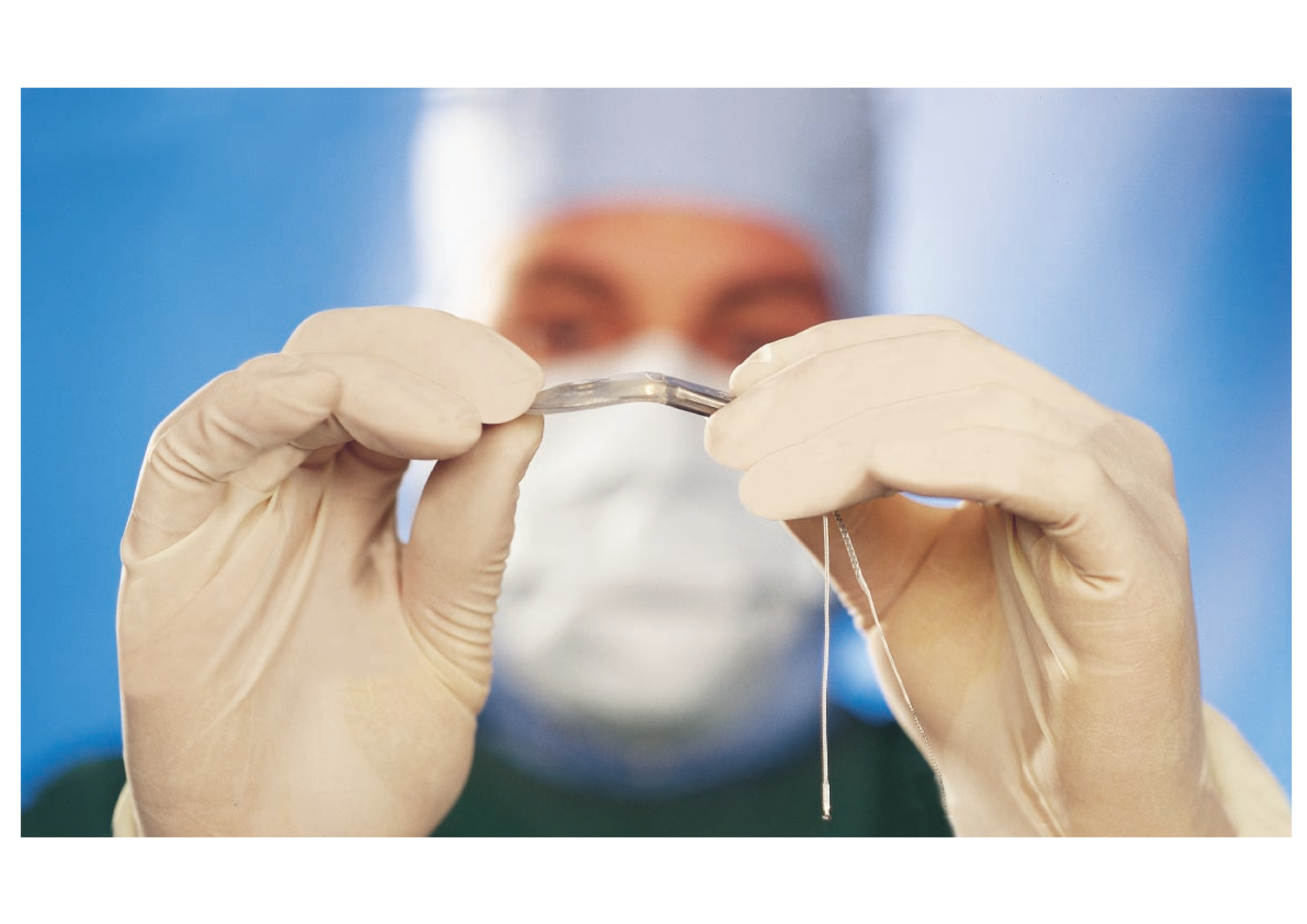 Cirugía de implante coclear no es electiva