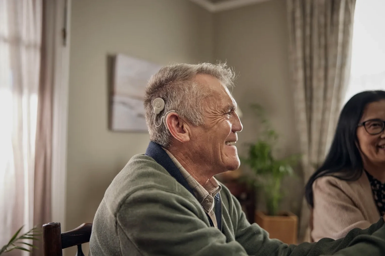 Lee más sobre el artículo Guía para adultos mayores: cómo maximizar los beneficios de tu implante coclear