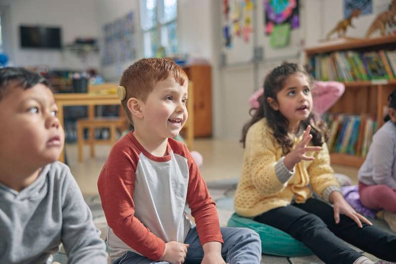 Lee más sobre el artículo ¿Cómo ayudar a tu hijo a mejorar sus habilidades sociales?